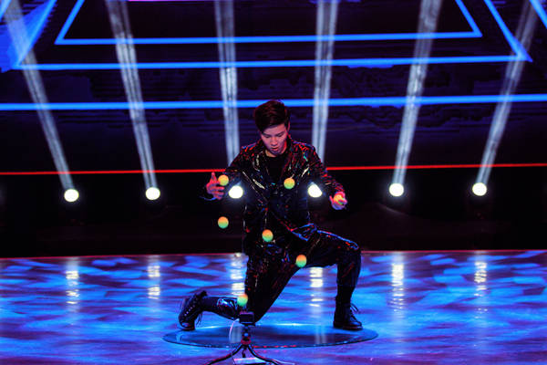  多特蒙德中场大脑世界波破门技惊四座观众  